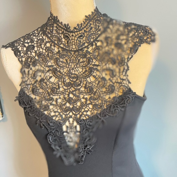 Lulu's High Neck Lace Open Back Mini Dress in Black Size M - Picture 5 of 7